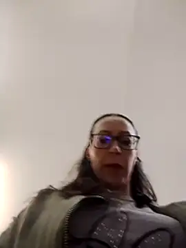 Snapshot of Astrid3 chatting on April 21, 2026, 7:53 pm Astrid3 online show from April 21, 2026, 7:53 pm