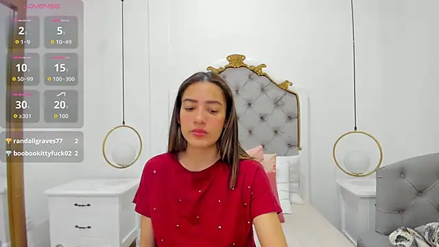 Skylerwhite02 online show from April 13, 2026, 3:43 am