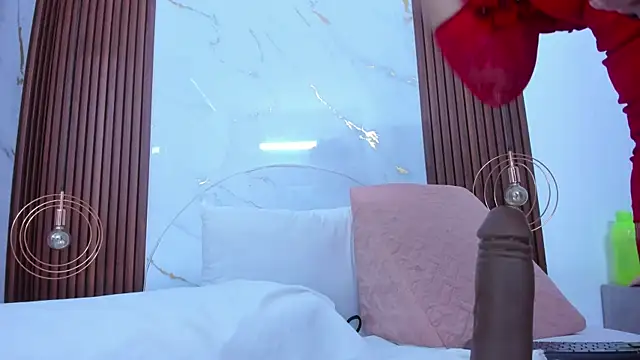 marianarey1  online show from December 17, 2025, 8:14 pm