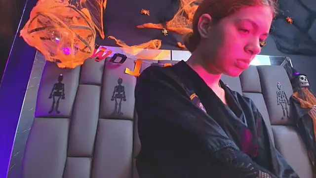 kissme luna online show from October 24, 2025, 7:02 pm