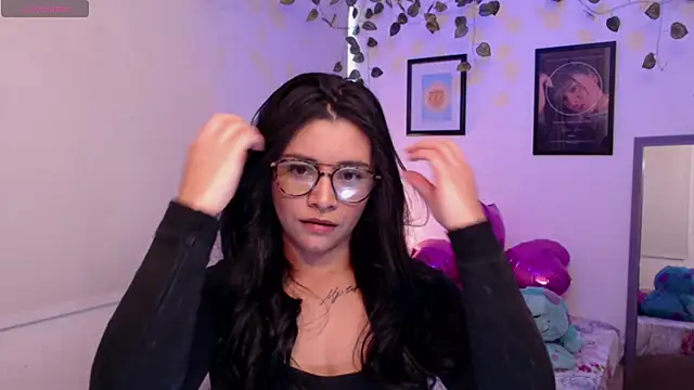 MarilynWhite  online show from October 11, 2025, 8:43 pm