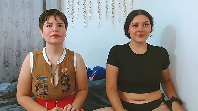 Snapshot of AmbarAndValery chatting on September 18, 2025, 2:58 am AmbarAndValery online show from September 18, 2025, 2:58 am