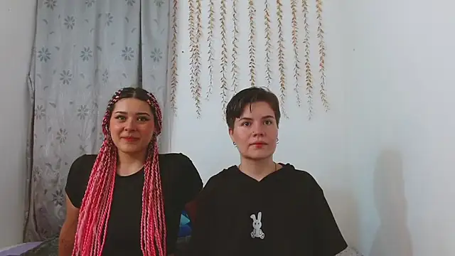 Snapshot of AmbarAndValery chatting on September 13, 2025, 3:50 am AmbarAndValery online show from September 13, 2025, 3:50 am