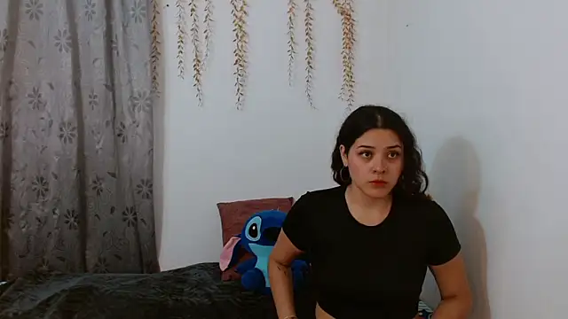 Snapshot of AmbarAndValery chatting on December 1, 2025, 2:56 am AmbarAndValery online show from December 1, 2025, 2:56 am