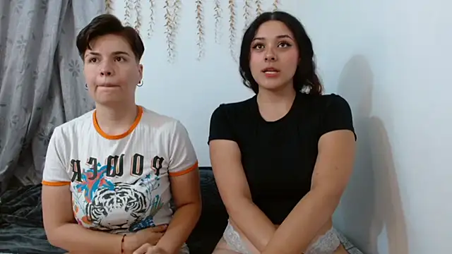 Snapshot of AmbarAndValery chatting on October 5, 2025, 3:08 am AmbarAndValery online show from October 5, 2025, 3:08 am