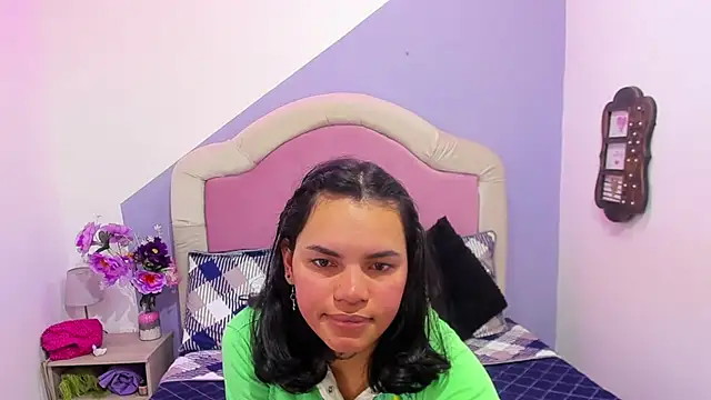 Snapshot of Angelina_rossy chatting on October 9, 2025, 4:13 am Angelina rossy online show from October 9, 2025, 4:13 am