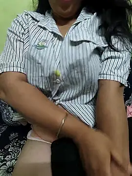 Monika 9Gupta070 online show from September 26, 2025, 5:42 pm