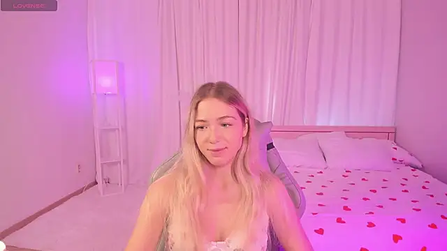 Susan Mimi online show from November 18, 2025, 3:32 am