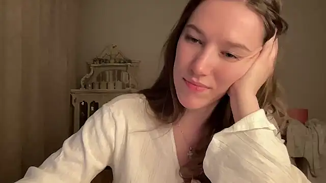 Snapshot of Tirayaa chatting on November 14, 2025, 11:30 pm Tirayaa online show from November 14, 2025, 11:30 pm