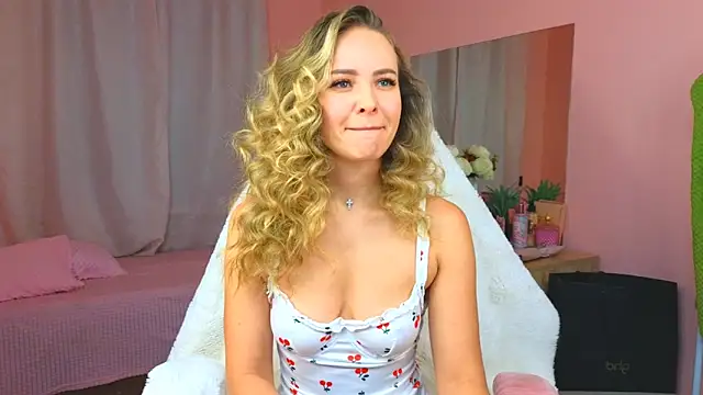 Hloya Mei online show from October 13, 2025, 12:12 am