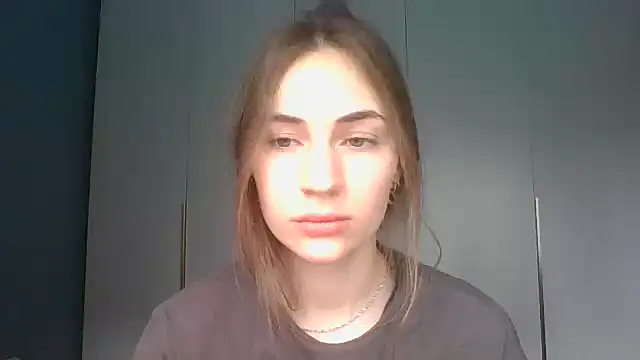 Zulenaa online show from June 29, 2026, 10:11 am