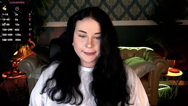 SerahMirabeli online show from April 4, 2026, 6:36 pm