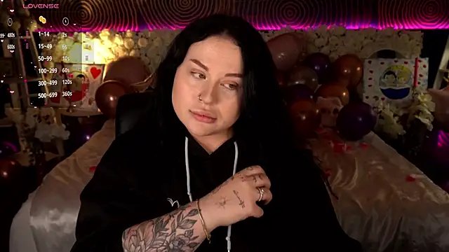 SerahMirabeli online show from February 17, 2026, 8:17 pm