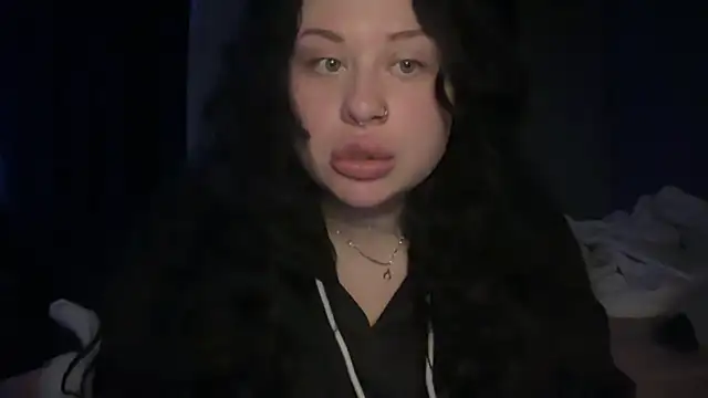 SerahMirabeli online show from October 20, 2025, 6:41 pm