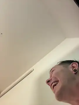 dimitryivanovv online show from November 3, 2025, 11:36 am