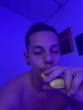 dimitryivanovv online show from December 4, 2025, 1:32 pm