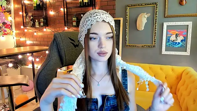 FlexyFox online show from September 17, 2025, 8:38 am