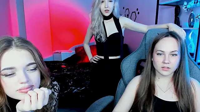 Snapshot of FlexyFox chatting on May 22, 2026, 12:58 pm FlexyFox online show from May 22, 2026, 12:58 pm