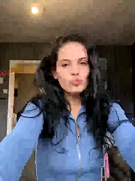 Camwithchlox online show from October 7, 2025, 4:19 pm