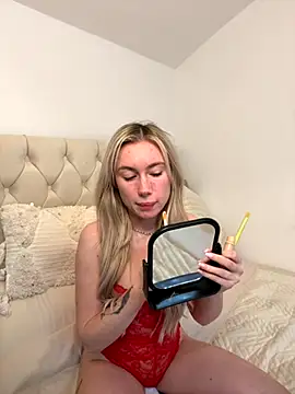 SexySaraxxoo online show from October 28, 2025, 9:52 am