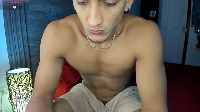 Snapshot of FitBoy_Cris chatting on October 18, 2025, 5:20 am FitBoy Cris online show from October 18, 2025, 5:20 am