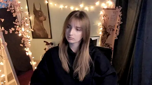 Snapshot of NeyliDream chatting on February 2, 2026, 2:05 pm NeyliDream online show from February 2, 2026, 2:05 pm