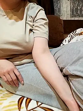 whiteprincesse online show from September 10, 2025, 5:23 pm