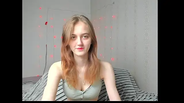 Snapshot of dreamy_pollyyy chatting on April 13, 2026, 4:11 pm dreamy pollyyy online show from April 13, 2026, 4:11 pm