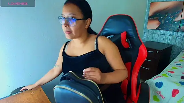 Snapshot of susan_mooree chatting on March 28, 2026, 8:10 pm susan mooree online show from March 28, 2026, 8:10 pm