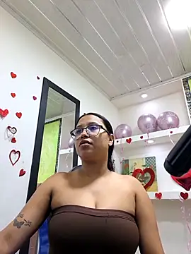 Snapshot of susan_mooree chatting on March 6, 2026, 9:54 pm susan mooree online show from March 6, 2026, 9:54 pm