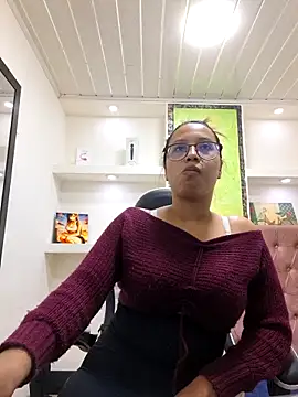 susan mooree online show from November 19, 2025, 7:25 pm