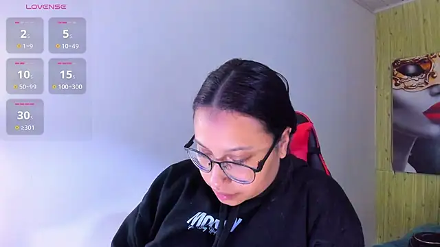 Snapshot of susan_mooree chatting on April 11, 2026, 8:45 pm susan mooree online show from April 11, 2026, 8:45 pm