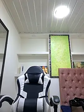 susan mooree online show from November 27, 2025, 6:41 pm