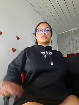 Snapshot of susan_mooree chatting on March 8, 2026, 2:04 am susan mooree online show from March 8, 2026, 2:04 am