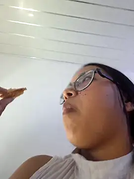 susan mooree online show from November 21, 2025, 8:52 pm