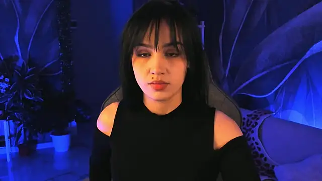 Snapshot of MonicaFarmer chatting on October 22, 2025, 5:34 pm MonicaFarmer online show from October 22, 2025, 5:34 pm