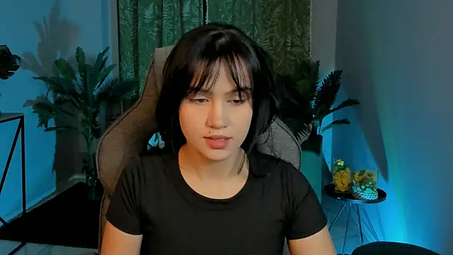 Snapshot of MonicaFarmer chatting on November 26, 2025, 5:35 pm MonicaFarmer online show from November 26, 2025, 5:35 pm