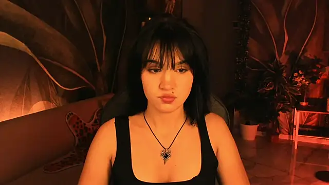 Snapshot of MonicaFarmer chatting on October 17, 2025, 8:21 pm MonicaFarmer online show from October 17, 2025, 8:21 pm