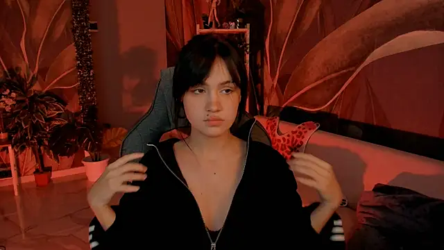 Snapshot of MonicaFarmer chatting on November 1, 2025, 2:44 pm MonicaFarmer online show from November 1, 2025, 2:44 pm