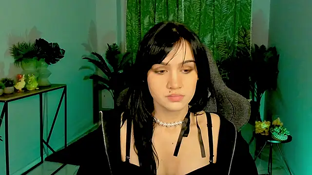 Snapshot of MonicaFarmer chatting on October 23, 2025, 8:51 pm MonicaFarmer online show from October 23, 2025, 8:51 pm