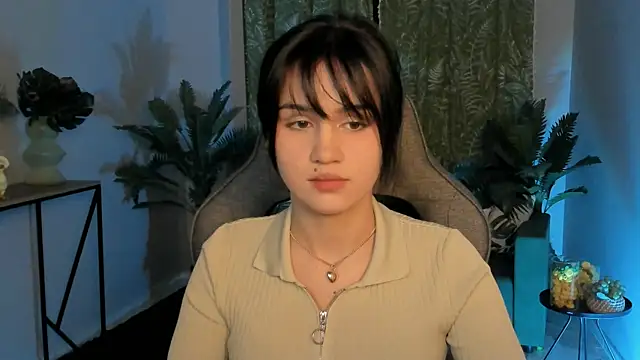 Snapshot of MonicaFarmer chatting on November 23, 2025, 5:45 pm MonicaFarmer online show from November 23, 2025, 5:45 pm