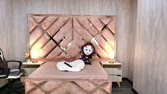 Snapshot of ANABELL_BROWN chatting on October 18, 2025, 7:38 pm ANABELL BROWN online show from October 18, 2025, 7:38 pm