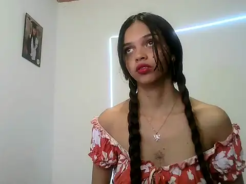 Snapshot of lucy_babyy chatting on October 10, 2025, 8:31 pm lucy babyy online show from October 10, 2025, 8:31 pm