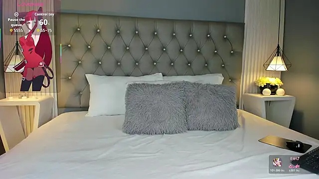 Snapshot of LunaBloomn chatting on November 15, 2025, 5:06 pm LunaBloomn online show from November 15, 2025, 5:06 pm