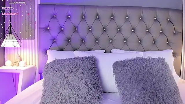 LunaBloomn online show from March 31, 2026, 5:04 pm