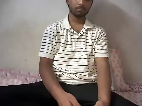 bossyjuicy online show from April 27, 2026, 2:53 am