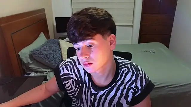 tightncuteass online show from October 3, 2025, 12:25 am