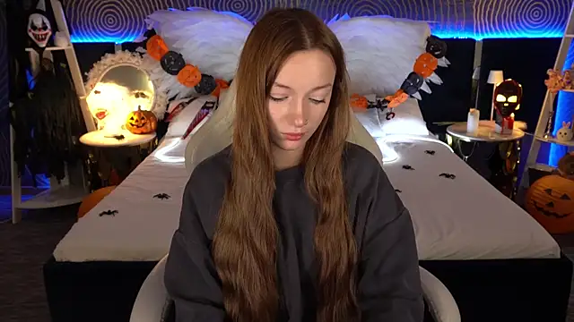 Snapshot of FoxyMayy chatting on October 29, 2025, 2:16 pm FoxyMayy online show from October 29, 2025, 2:16 pm