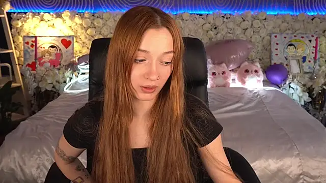 Snapshot of FoxyMayy chatting on April 2, 2026, 1:18 pm FoxyMayy online show from April 2, 2026, 1:18 pm
