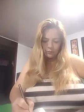 Snapshot of Casandra_Cruz chatting on September 23, 2025, 10:39 pm Casandra Cruz online show from September 23, 2025, 10:39 pm